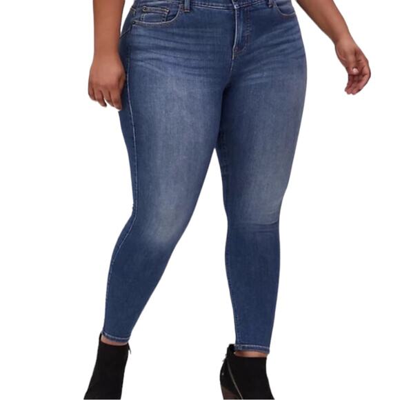 Torrid Bombshell Skinny Jeans Hi Rise Ankle Medium Blue Wash Size 24R Plus - Picture 1 of 12
